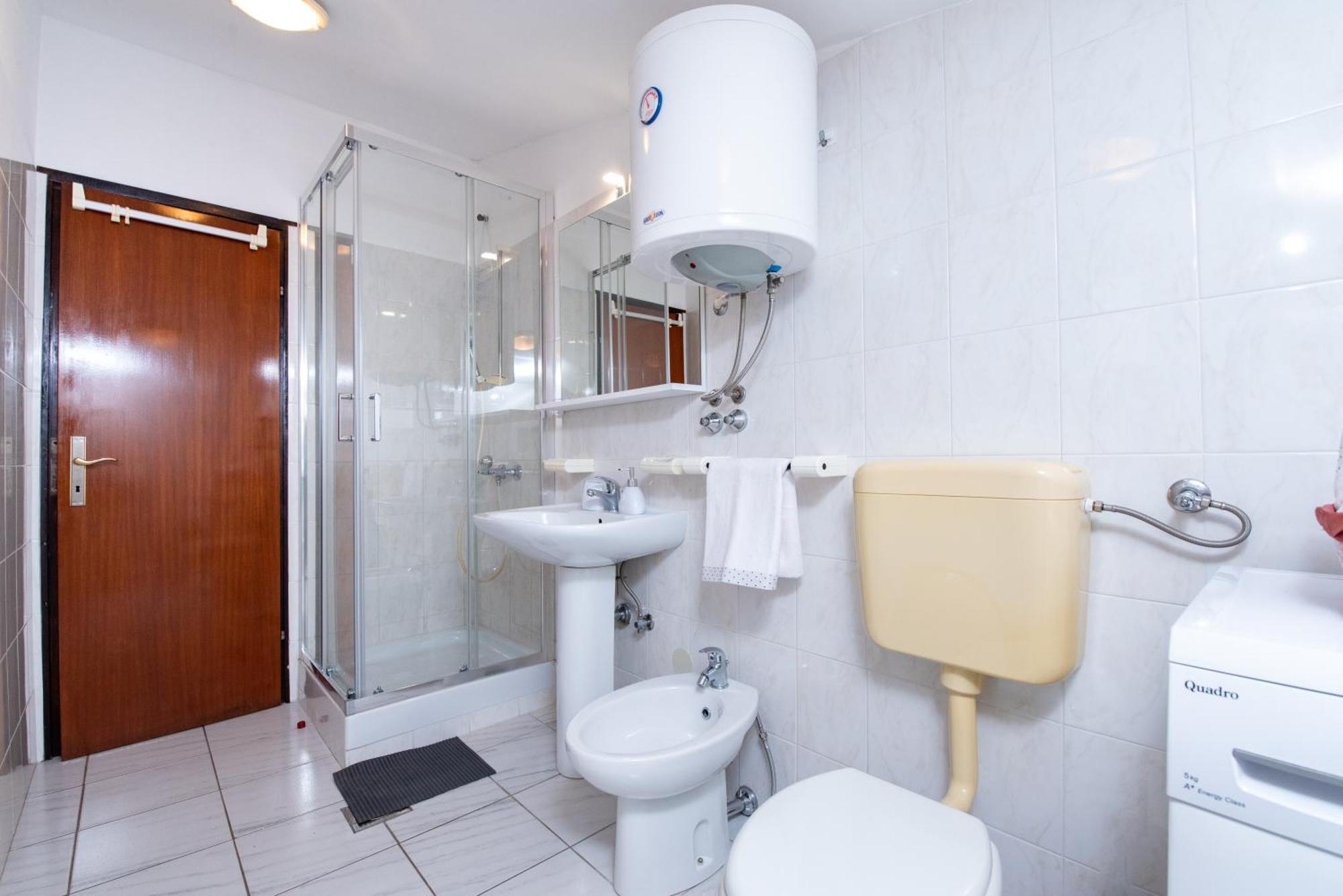 Apartment Sirol *